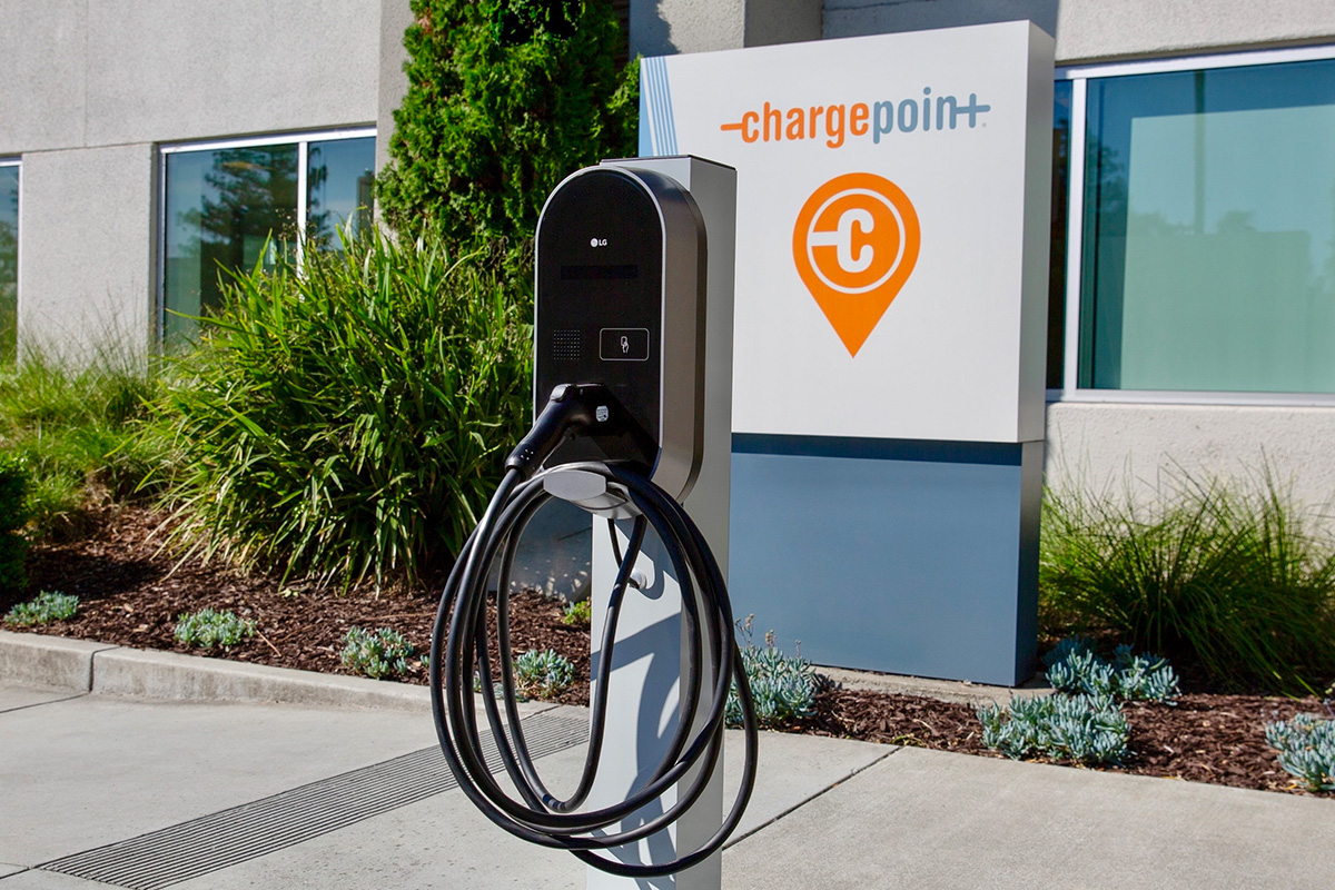 LG and ChargePoint announce comprehensive EV charging partnership