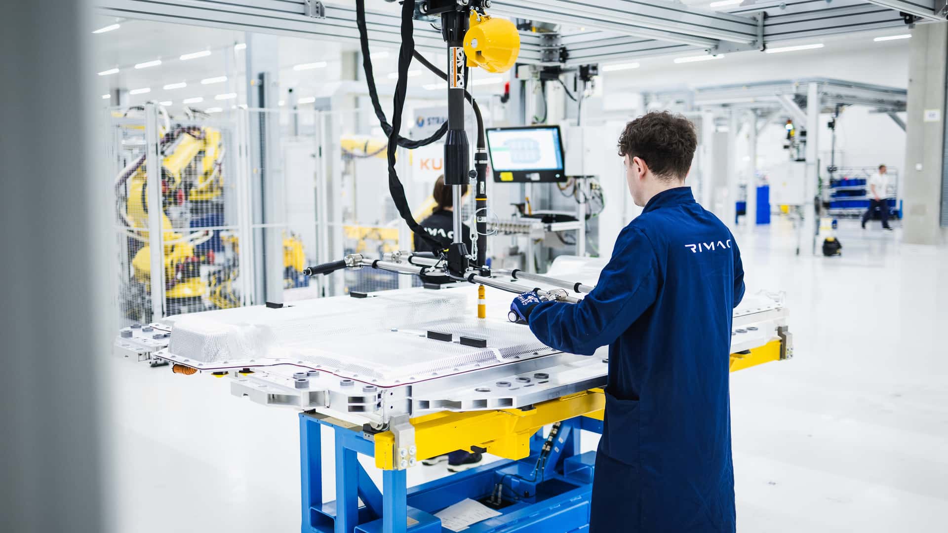 The Next BMW i7 Will Get Its Batteries From An Unexpected Source The Next BMW i7 Will Get Its Batteries From An Unexpected Source