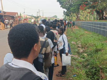 VIDEO: Long queues as OAU students lament transportation challenges